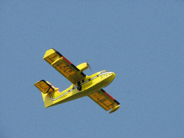 01 Mike Roach Bombardier CL-415